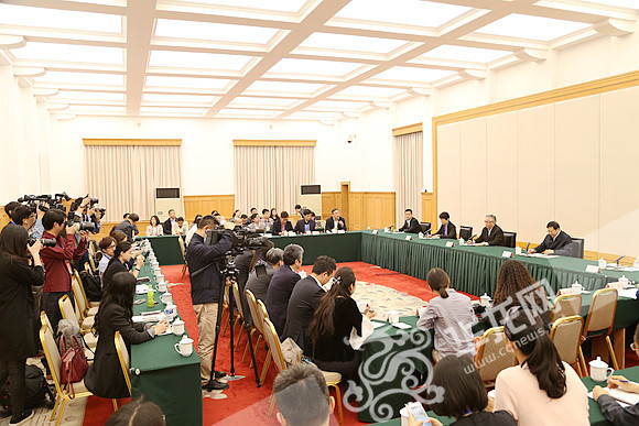 港澳地区发展动态解析，精选资料解析大全（面向未来至2025年）
